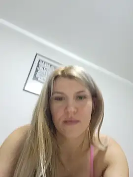 HotBlondie69 online show from 24, 7, 2026