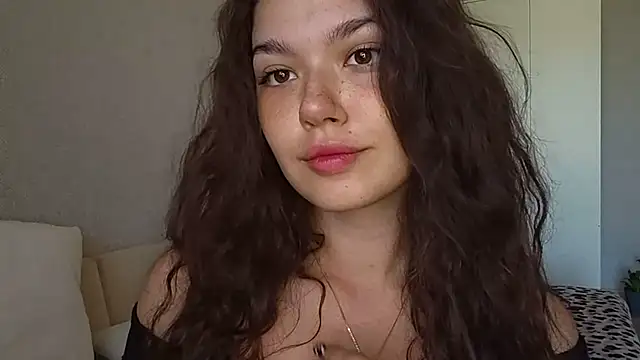 Snapshot of Vicki_queen chatting on 4, 7, 2026 Vicki queen online show from 4, 7, 2026