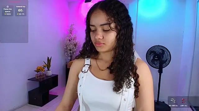 Snapshot of Baby_curly chatting on 12, 6, 2026 Baby curly online show from 12, 6, 2026