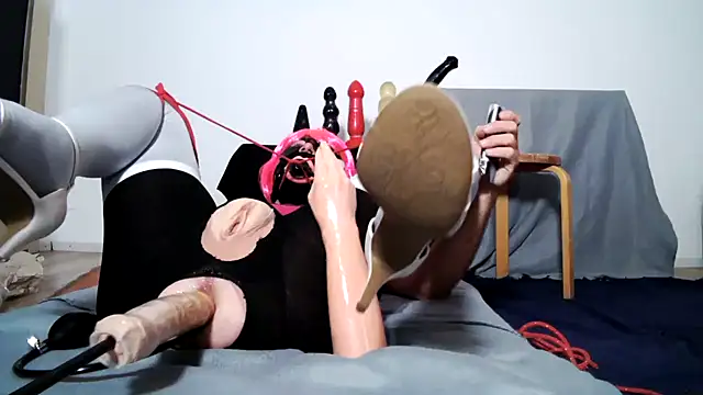 SlutSandraTS online show from 12, 7, 2026