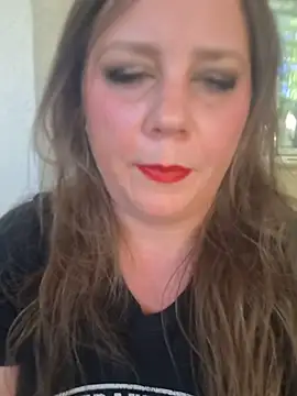 Snapshot of Bigtittymilkmommy chatting on 19, 6, 2026 Bigtittymilkmommy online show from 19, 6, 2026