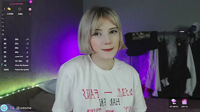 Snapshot of Esme_Velvet chatting on 21, 5, 2026 Esme Velvet online show from 21, 5, 2026