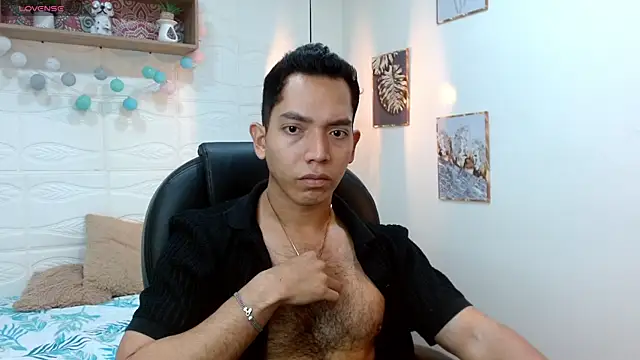 Snapshot of paul_cros chatting on 19, 6, 2026 paul cros online show from 19, 6, 2026