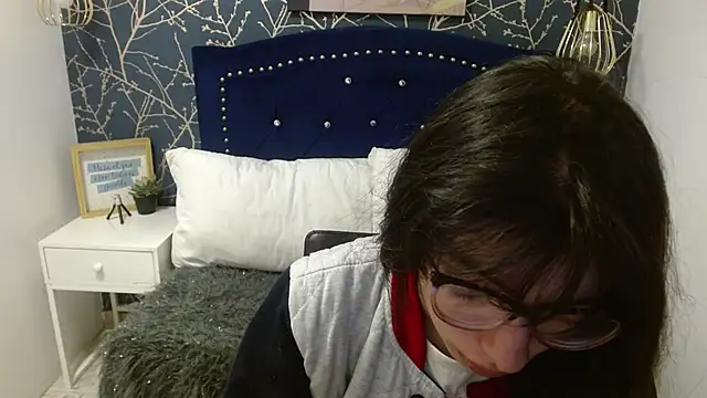 Snapshot of Allyshon_ chatting on 2, 6, 2026 Allyshon online show from 2, 6, 2026