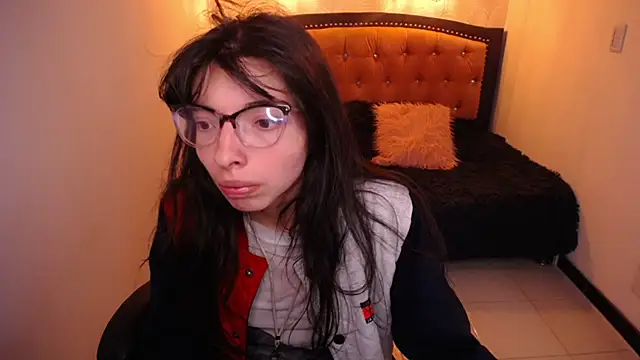 Snapshot of Allyshon_ chatting on 19, 6, 2026 Allyshon online show from 19, 6, 2026