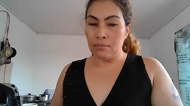 Snapshot of Layla-Astrum chatting on 2, 6, 2026 Layla-Astrum online show from 2, 6, 2026