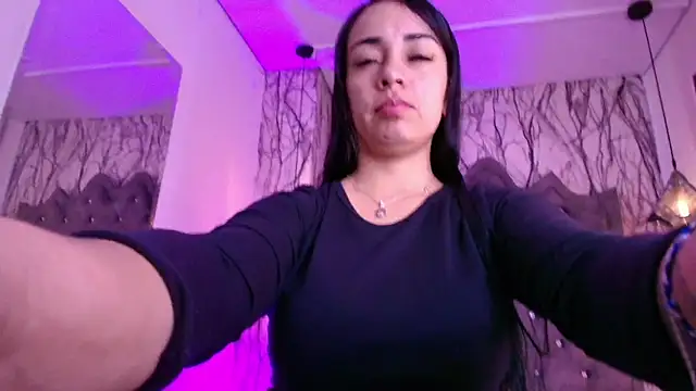 Snapshot of Queen_Nyxx chatting on 2, 6, 2026 Queen Nyxx online show from 2, 6, 2026
