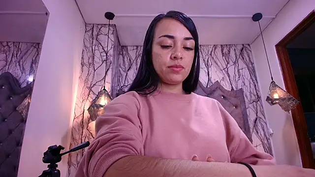 Snapshot of Queen_Nyxx chatting on 16, 6, 2026 Queen Nyxx online show from 16, 6, 2026