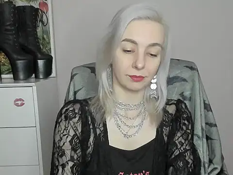 Snapshot of velvetanne chatting on 24, 6, 2026 velvetanne online show from 24, 6, 2026