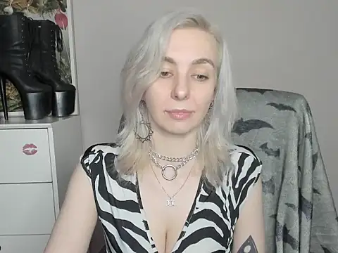 Snapshot of velvetanne chatting on 18, 6, 2026 velvetanne online show from 18, 6, 2026