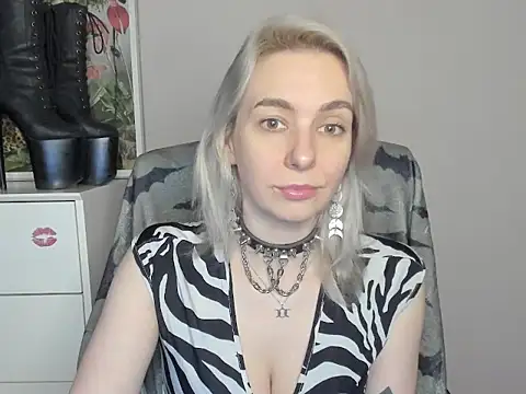 Snapshot of velvetanne chatting on 10, 6, 2026 velvetanne online show from 10, 6, 2026