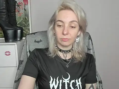 Snapshot of velvetanne chatting on 9, 6, 2026 velvetanne online show from 9, 6, 2026