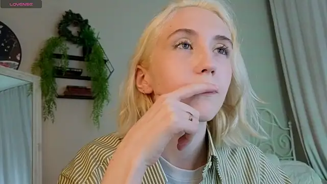 Snapshot of Elen__Moore chatting on 29, 5, 2026 Elen Moore online show from 29, 5, 2026