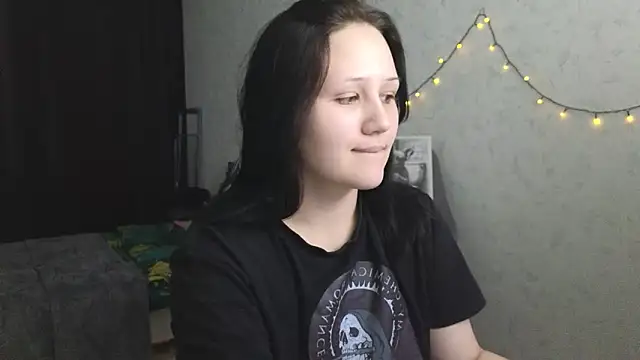 Snapshot of Tori_cute chatting on 20, 5, 2026 Tori cute online show from 20, 5, 2026