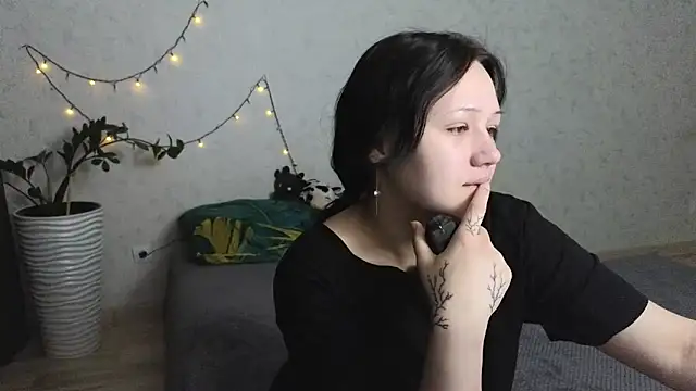 Snapshot of Tori_cute chatting on 25, 5, 2026 Tori cute online show from 25, 5, 2026