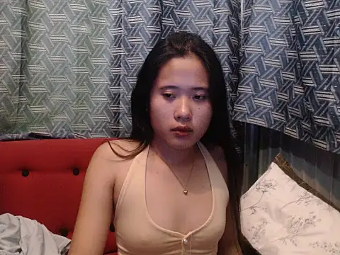 Snapshot of petiteasian_pinaygirl chatting on 6, 7, 2026 petiteasian pinaygirl online show from 6, 7, 2026