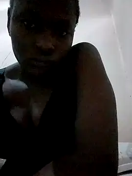 Snapshot of Queenielush chatting on 20, 5, 2026 Queenielush online show from 20, 5, 2026