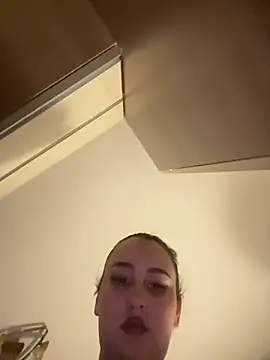 SweetTerrea online show from 24, 6, 2026