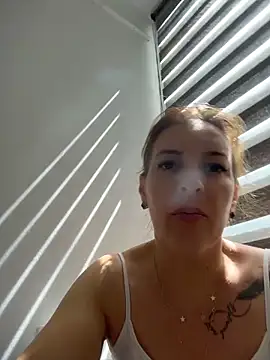 Hot-Milf4U online show from 14, 6, 2026