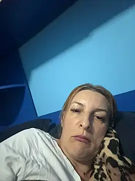 Hot-Milf4U online show from 11, 6, 2026