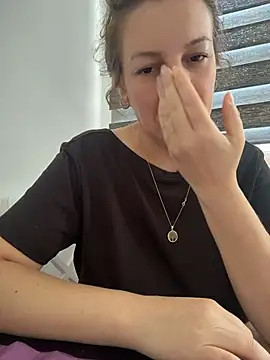 Hot-Milf4U online show from 30, 6, 2026