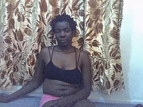 Snapshot of Queen-Alicia chatting on 20, 5, 2026 Queen-Alicia online show from 20, 5, 2026