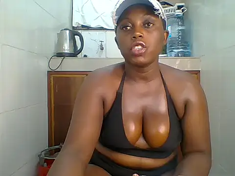Snapshot of booty_queen8 chatting on 3, 6, 2026 booty queen8 online show from 3, 6, 2026