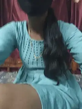 Snapshot of reshma124 chatting on 7, 7, 2026 reshma124 online show from 7, 7, 2026