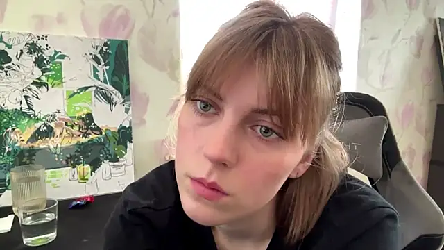 Snapshot of ShonnaTweddle chatting on 10, 7, 2026 ShonnaTweddle online show from 10, 7, 2026