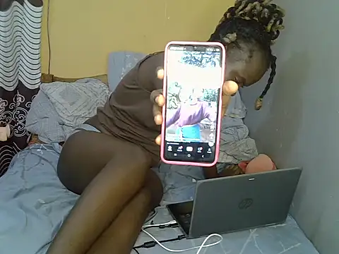 Snapshot of Cocoa_petite chatting on 4, 7, 2026 Cocoa petite online show from 4, 7, 2026