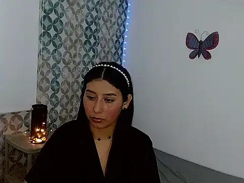 Melaniecarsonew online show from 20, 5, 2026