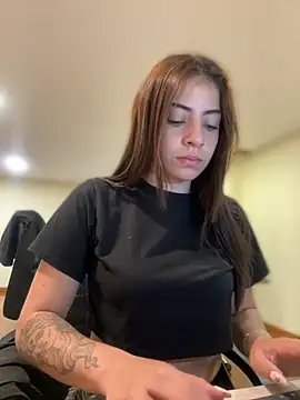 Snapshot of Hanna_Cruz_ chatting on 30, 6, 2026 Hanna Cruz online show from 30, 6, 2026