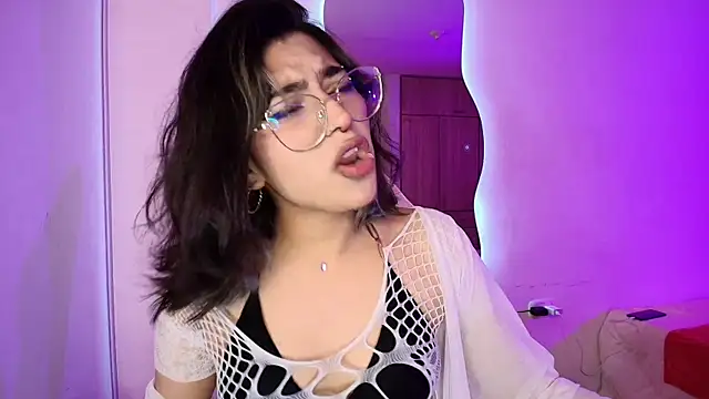 Alejaa storm online show from 10, 6, 2026