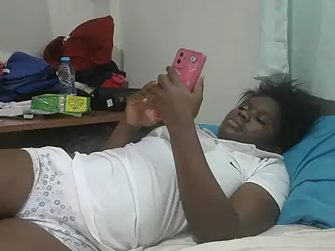 Snapshot of ebony_swit chatting on 3, 6, 2026 ebony swit online show from 3, 6, 2026