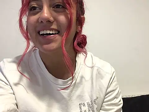 Emma Cut online show from 5, 6, 2026