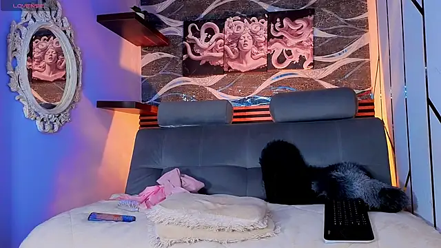 Cloee cameron online show from 24, 6, 2026