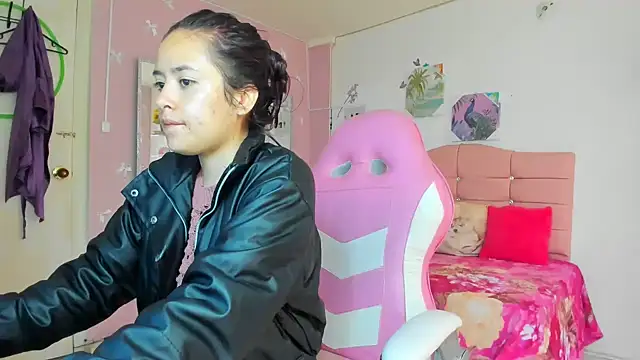 ivyyemerald  online show from 4, 7, 2026