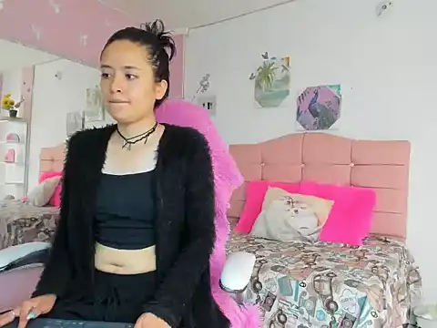 ivyyemerald  online show from 16, 6, 2026