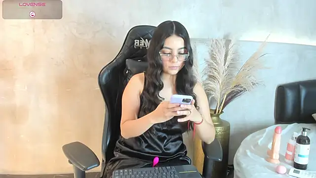Snapshot of Alana_cutte chatting on 24, 5, 2026 Alana cutte online show from 24, 5, 2026