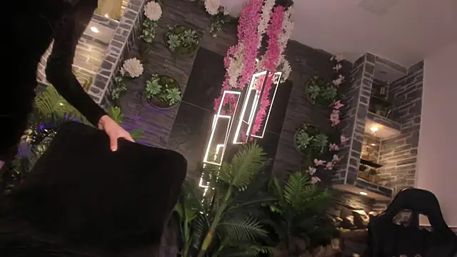 Snapshot of Violeta_Jimenez chatting on 23, 5, 2026 Violeta Jimenez online show from 23, 5, 2026