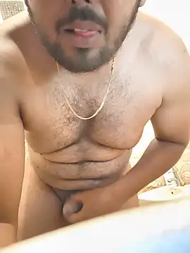Sexyboyforyou33 online show from 4, 7, 2026