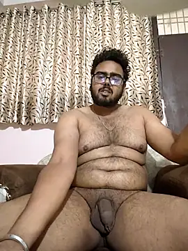 Sexyboyforyou33 online show from 4, 7, 2026