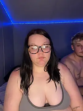Queenbaddie21 online show from 20, 5, 2026