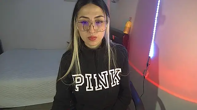 Snapshot of Frida_nymph chatting on 17, 7, 2026 Frida nymph online show from 17, 7, 2026