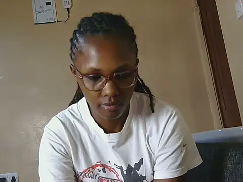Snapshot of Littlemissbarbie chatting on 21, 5, 2026 Littlemissbarbie online show from 21, 5, 2026