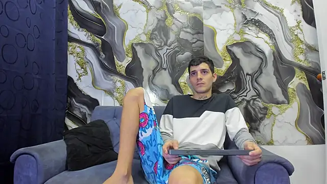 Snapshot of boy_max_latin chatting on 28, 5, 2026 boy max latin online show from 28, 5, 2026