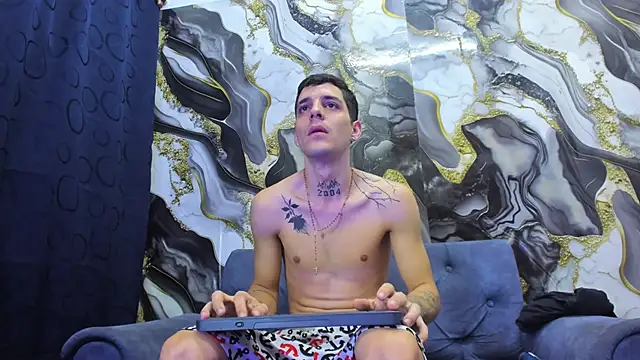 Snapshot of boy_max_latin chatting on 26, 5, 2026 boy max latin online show from 26, 5, 2026