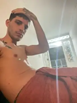 Snapshot of boy_max_latin chatting on 21, 6, 2026 boy max latin online show from 21, 6, 2026