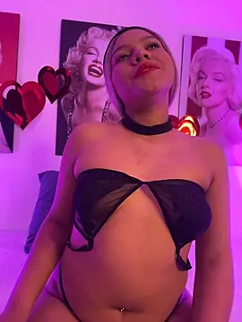 Snapshot of MiaBlonde1 chatting on 15, 6, 2026 MiaBlonde1 online show from 15, 6, 2026