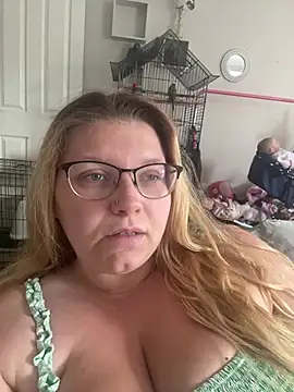 LucieLouBabe online show from 29, 6, 2026